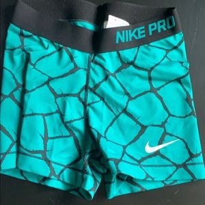 Nike pro